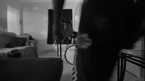 Snapshot of massageartist chatting on March 2026 02:07:02 AM HappyZending online show from March 2026 02:07:02 AM