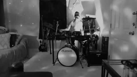 Snapshot of massageartist chatting on March 2026 03:33:01 AM HappyZending online show from March 2026 03:33:01 AM