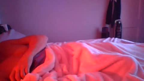 Snapshot of massageartist chatting on April 2026 06:11:02 AM HappyZending online show from April 2026 06:11:02 AM