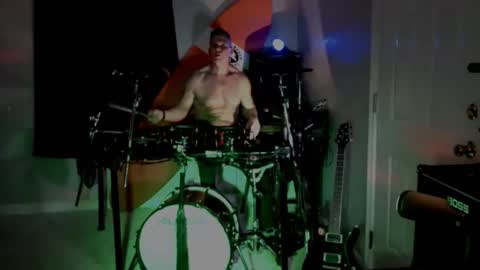 Snapshot of massageartist chatting on April 2026 06:56:01 PM HappyZending online show from April 2026 06:56:01 PM