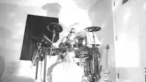 Snapshot of massageartist chatting on April 2026 01:43:02 AM HappyZending online show from April 2026 01:43:02 AM