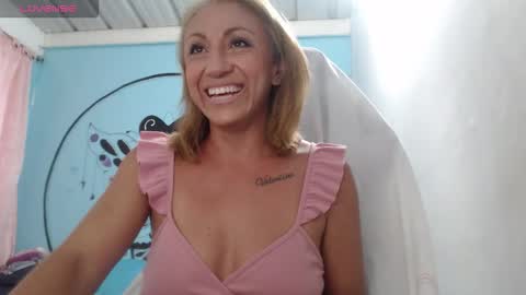 Snapshot of massielferretis chatting on October 2025 09:37:01 PM massiel ferreti online show from October 2025 09:37:01 PM