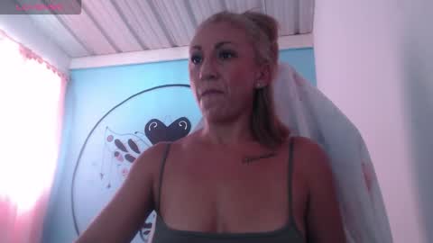 Snapshot of massielferretis chatting on November 2025 08:41:01 PM massiel ferreti online show from November 2025 08:41:01 PM