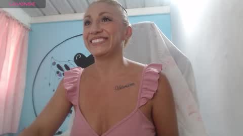 Snapshot of massielferretis chatting on November 2025 10:32:02 PM massiel ferreti online show from November 2025 10:32:02 PM