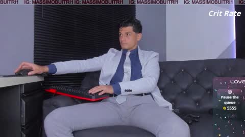 I am Massimo online show from November 2025 12:27:01 AM