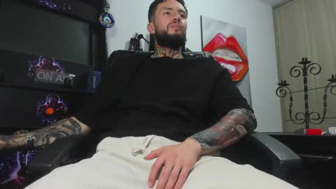 Snapshot of master_steven_01 chatting on December 2024 11:10:02 PM steven online show from December 2024 11:10:02 PM