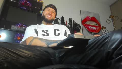 Snapshot of master_steven_01 chatting on December 2024 11:21:01 PM steven online show from December 2024 11:21:01 PM