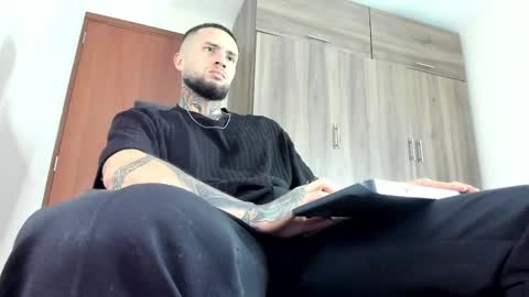 Snapshot of master_steven_01 chatting on November 2025 01:37:01 AM steven online show from November 2025 01:37:01 AM