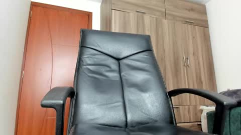 Snapshot of master_steven_01 chatting on November 2025 05:11:01 PM steven online show from November 2025 05:11:01 PM