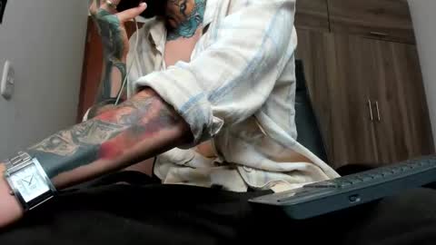 Snapshot of master_steven_01 chatting on November 2025 04:51:02 PM steven online show from November 2025 04:51:02 PM