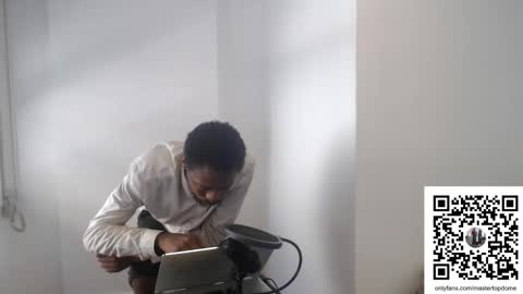 Snapshot of masterdomfuck chatting on January 2025 05:19:01 PM Masterdomfuck online show from January 2025 05:19:01 PM