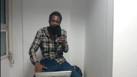 Snapshot of masterdomfuck chatting on February 2025 01:45:02 AM Masterdomfuck online show from February 2025 01:45:02 AM