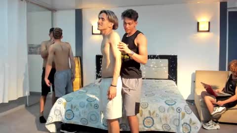 Team Cris Darwin- Fernando- Stiven- David online show from February 2025 07:41:01 PM