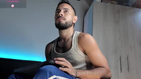 Snapshot of mateobaer_ chatting on January 2026 12:32:02 PM Mateo Baer online show from January 2026 12:32:02 PM