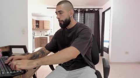 Matheus     online show from March 2026 06:44:02 PM