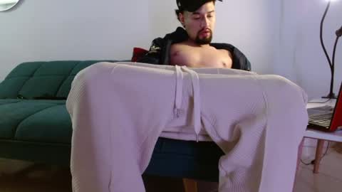 STRURIBE ON INSTAGRAM online show from April 2026 08:48:01 AM