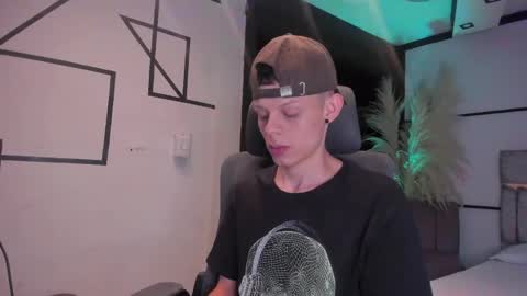 MathewSanz  online show from April 2026 12:36:02 PM