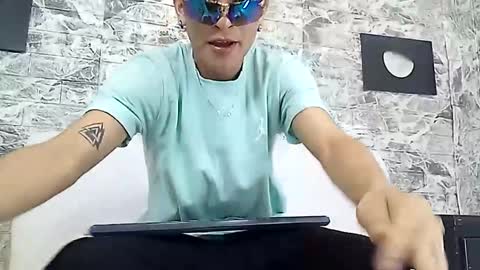 matius_montes online show from October 2025 08:08:02 PM