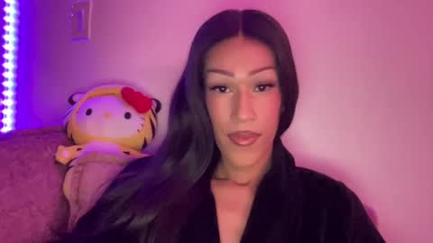 MOLLY MILLS online show from November 2025 03:49:01 AM