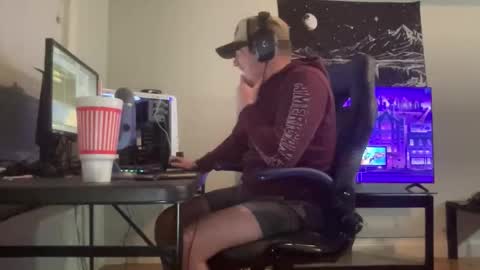 Snapshot of mattdawg13 chatting on April 2026 04:46:01 AM MattDawg13 online show from April 2026 04:46:01 AM