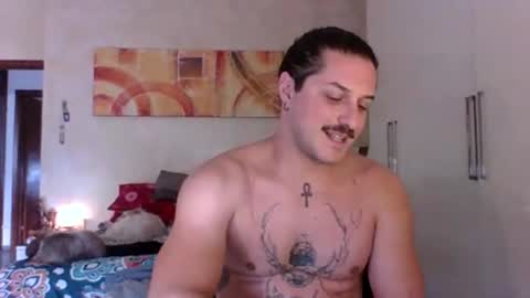 matteushh87 online show from November 2025 09:42:02 AM