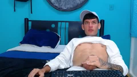 Snapshot of matthew_hawk19 chatting on March 2025 04:01:01 AM matthew_hawk19 online show from March 2025 04:01:01 AM