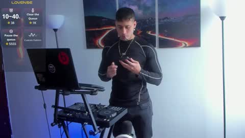 mattsaill_ online show from November 2025 12:16:01 PM