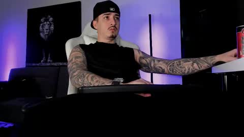 Snapshot of mattytwink69 chatting on November 2025 09:32:01 AM Matt online show from November 2025 09:32:01 AM