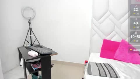 ISABEL online show from March 2025 12:15:01 AM