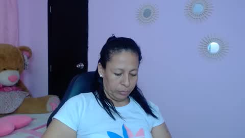 Snapshot of mature_martina_ chatting on February 2025 02:58:01 AM Martina online show from February 2025 02:58:01 AM
