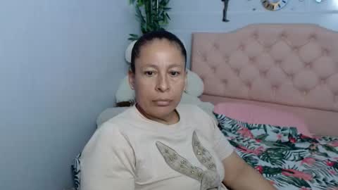 Snapshot of mature_martina_ chatting on September 2025 11:31:02 PM Martina online show from September 2025 11:31:02 PM