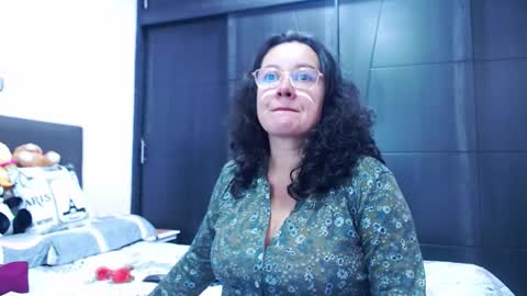 Snapshot of mature_wolf chatting on September 2025 04:39:01 PM Sonia online show from September 2025 04:39:01 PM