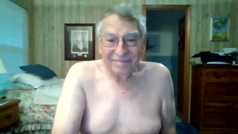 Snapshot of maturecouple1954 chatting on April 2026 11:33:01 AM SXECPL55 at G mail Dot Com online show from April 2026 11:33:01 AM