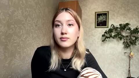 Snapshot of maudiesikes chatting on July 2026 10:10:02 AM Mia online show from July 2026 10:10:02 AM