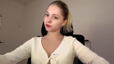Snapshot of mauriceproenza chatting on July 2026 08:01:01 AM Eva 1st day online show from July 2026 08:01:01 AM