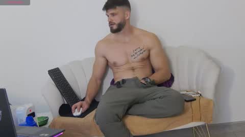 mauro_real_man online show from November 2025 06:51:01 PM