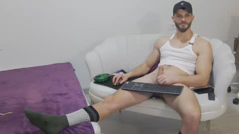 mauro_real_man online show from February 2026 06:23:02 PM