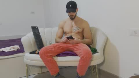 mauro_real_man online show from February 2026 06:15:01 PM