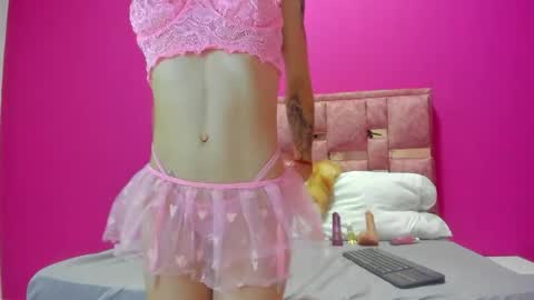 Snapshot of mavie_ivanova chatting on April 2026 12:17:02 PM mavie_ivanova online show from April 2026 12:17:02 PM