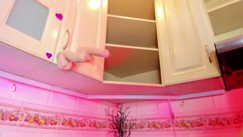 Mavy  online show from December 2024 05:48:01 PM