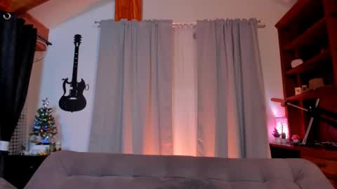 max D. online show from December 2024 01:40:01 AM