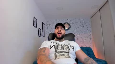Snapshot of max_dic1 chatting on July 2026 12:33:02 PM max D. online show from July 2026 12:33:02 PM