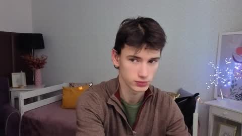 Max online show from December 2025 08:20:01 AM