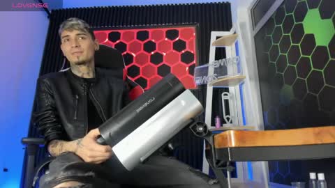 Max online show from April 2026 02:53:01 AM