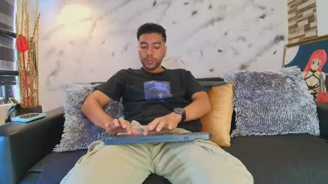 Max Hornye online show from April 2026 06:45:01 PM