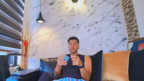 Max Hornye online show from April 2026 05:52:02 PM