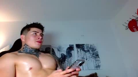 Snapshot of max_mayer chatting on January 2025 12:00:01 AM Maximo Mayer online show from January 2025 12:00:01 AM