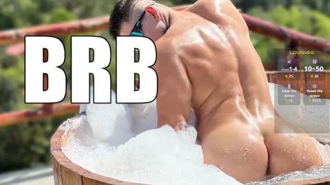 Snapshot of max_mayer chatting on October 2025 09:03:02 PM Maximo Mayer online show from October 2025 09:03:02 PM