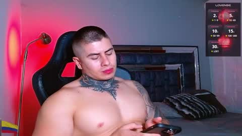 Snapshot of max_mayer chatting on December 2025 03:44:02 AM Maximo Mayer online show from December 2025 03:44:02 AM