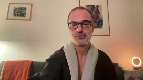 Max Mikado online show from November 2025 07:21:01 PM